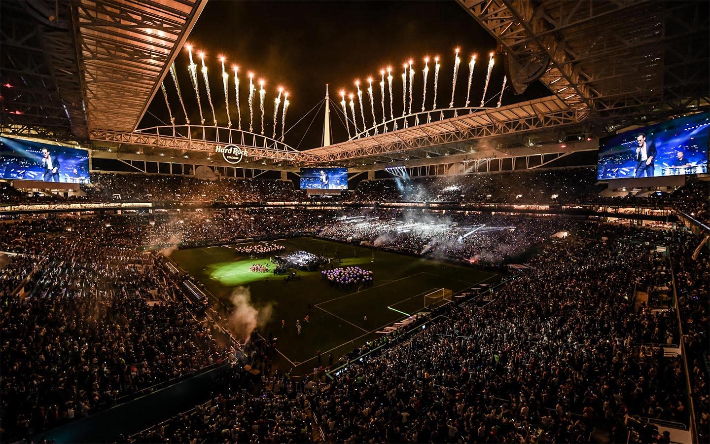 HARD ROCK STADIUM